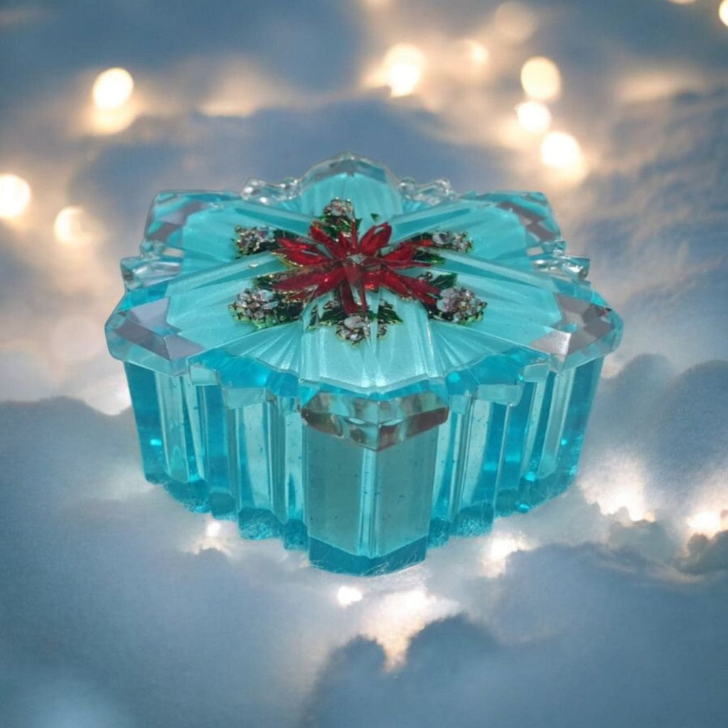 Epoxy Resin Snowflake Trinket Box – Light Blue Christmas Design with Brooch, Handmade Home Décor Gift