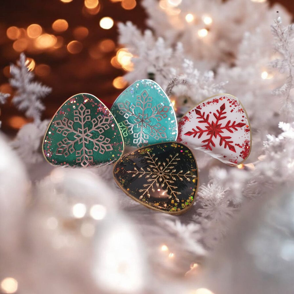 Christmas Resin Coaster Set – 4 Snowflake Designs, Heatproof Handmade Gift, Festive Home Decor