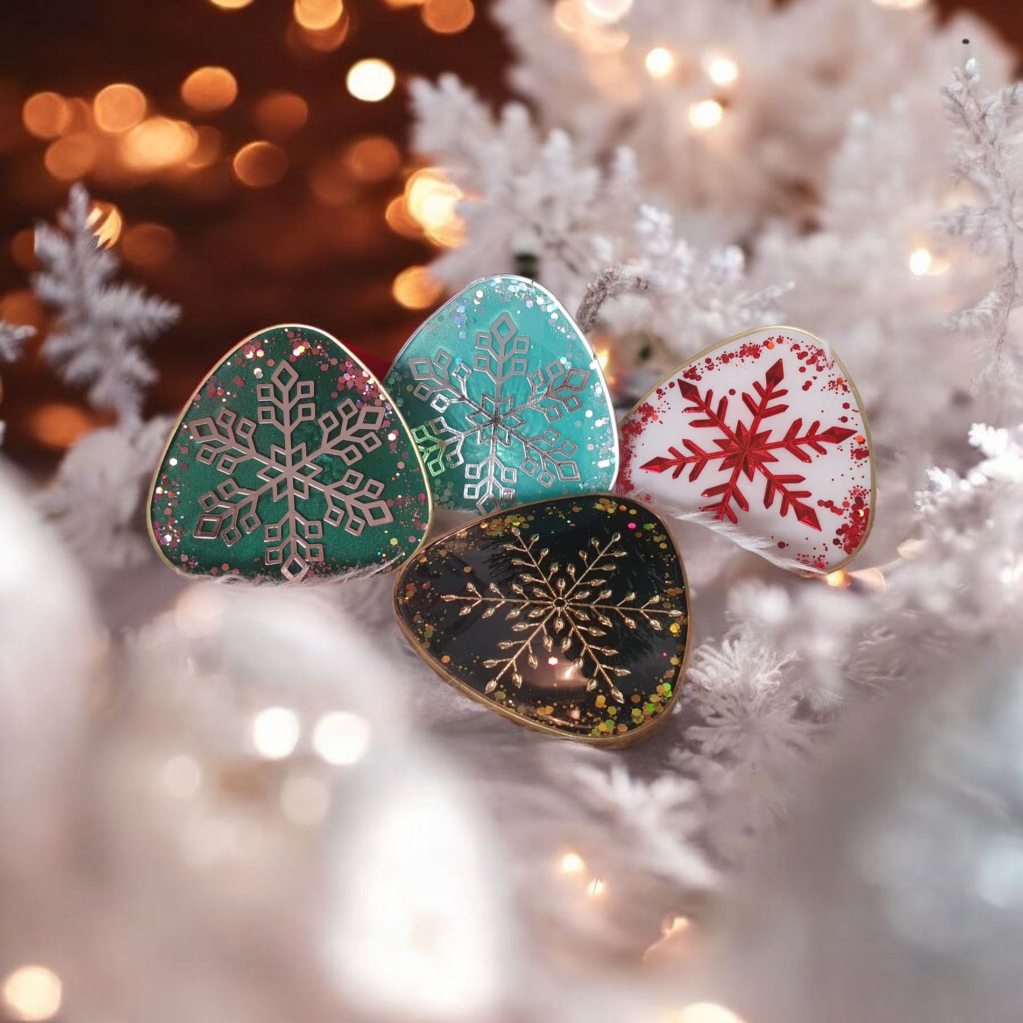 Christmas Resin Coaster Set – 4 Snowflake Designs, Heatproof Handmade Gift, Festive Home Decor