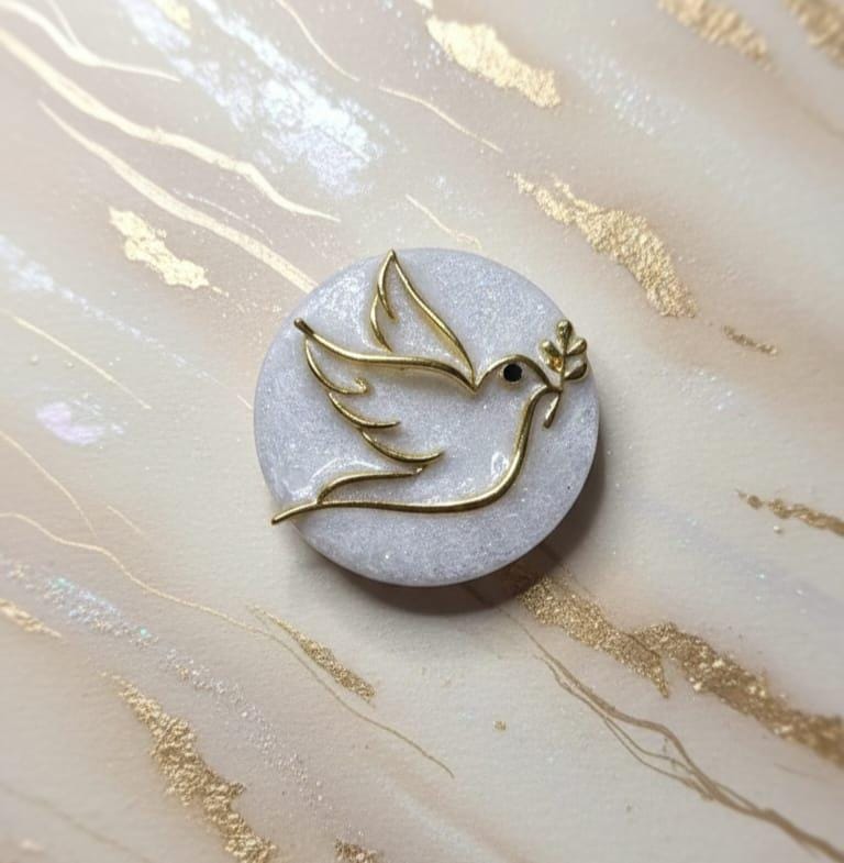 Dove Phone Grip – Peace Symbol Olive Branch Charm, Gold or Silver, MagSafe & Adhesive Religious Gift