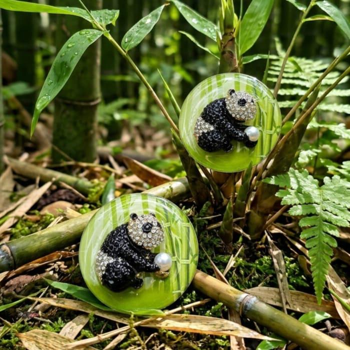 Cute Panda Phone Grip – Kawaii Animal Brooch, MagSafe & Adhesive, Interchangeable Phone Accessory