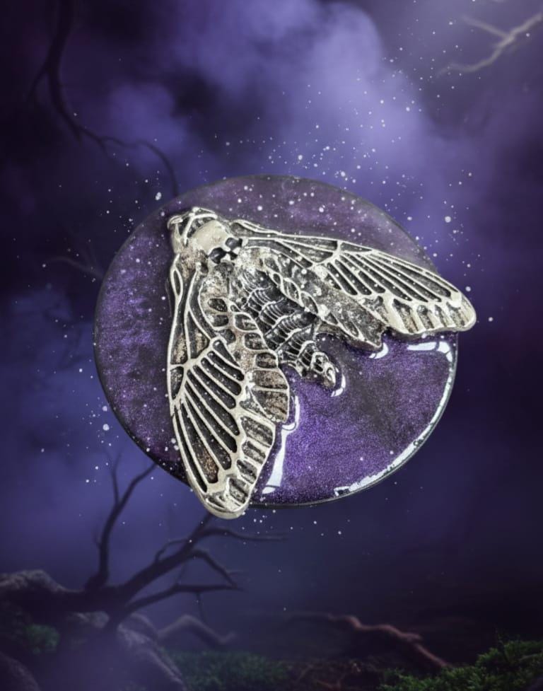 Death’s Head Hawkmoth Phone Grip – Gothic Moth Pin, MagSafe & Adhesive, Dark Aesthetic Accessory Gift