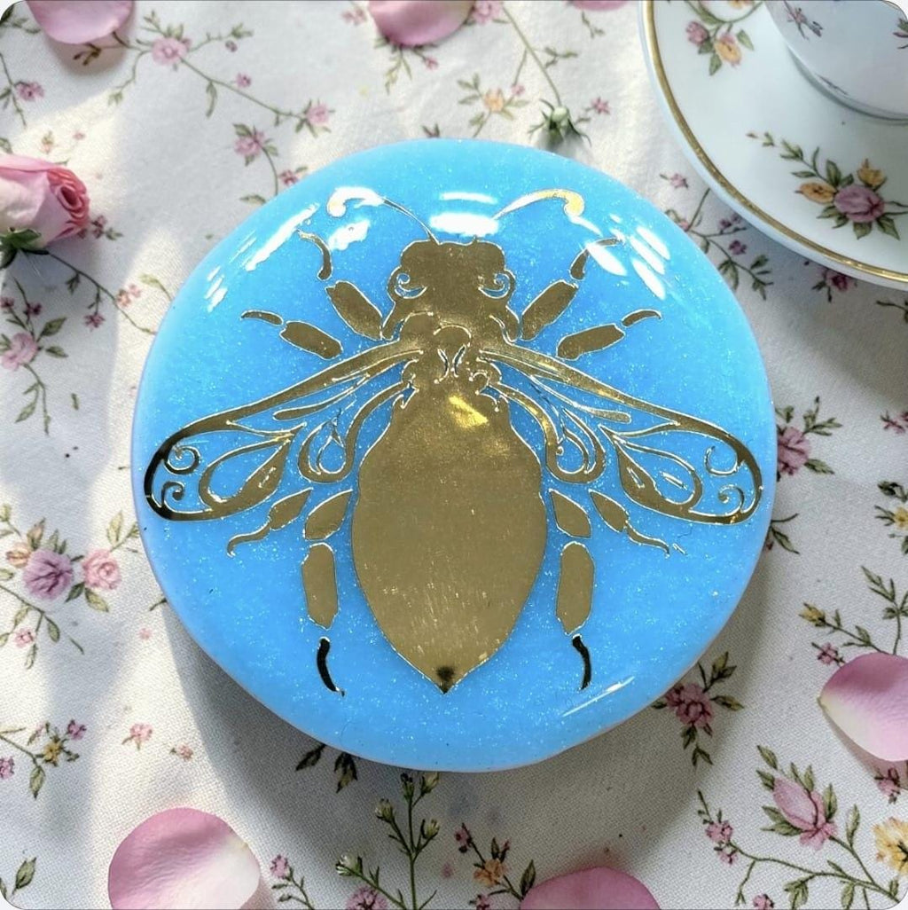 Regency Aesthetic Phone Grip – Vintage Symbols Teacup Carriage Bee, MagSafe & Adhesive Book Lover Gift