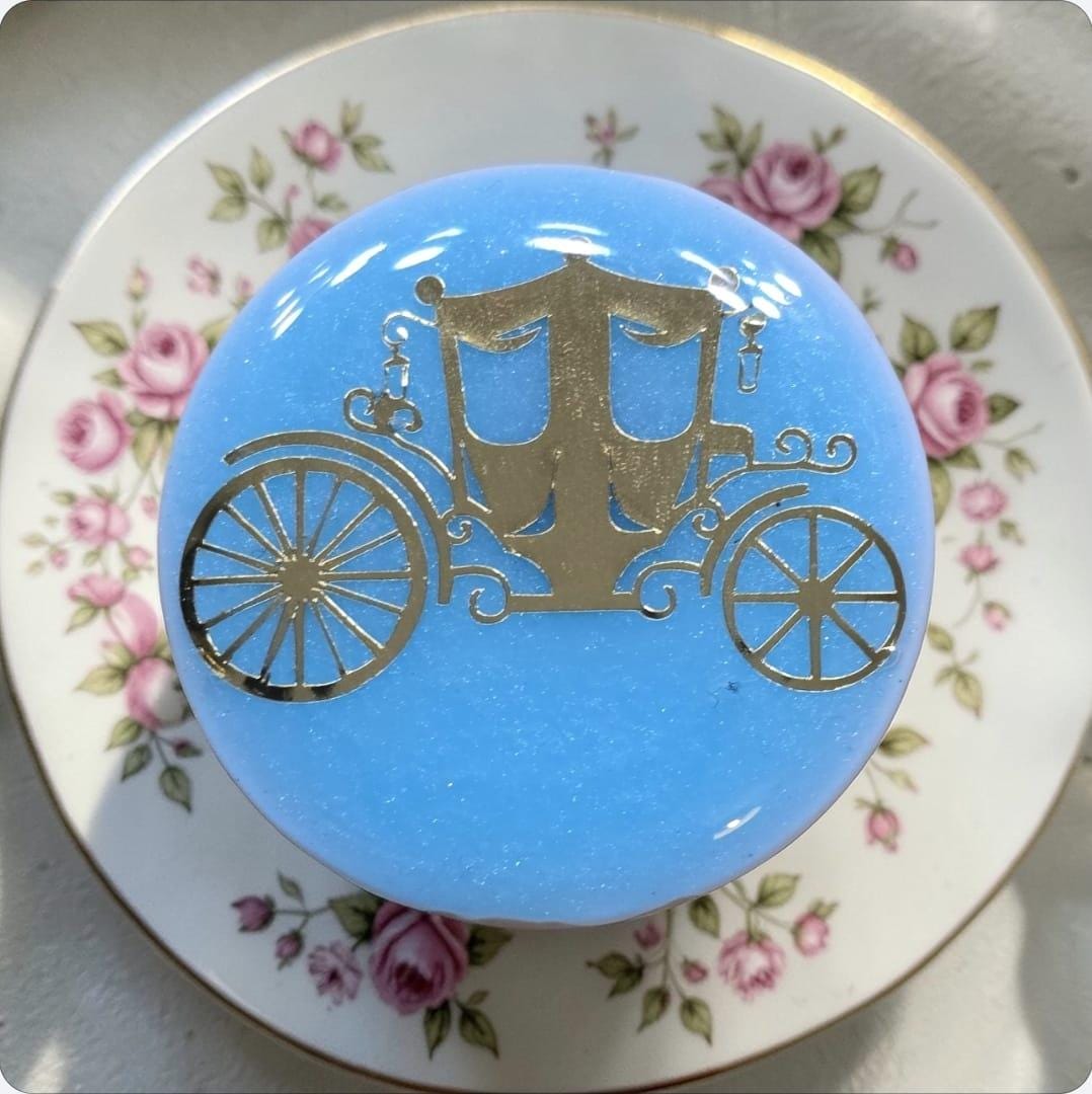 Regency Aesthetic Phone Grip – Vintage Symbols Teacup Carriage Bee, MagSafe & Adhesive Book Lover Gift